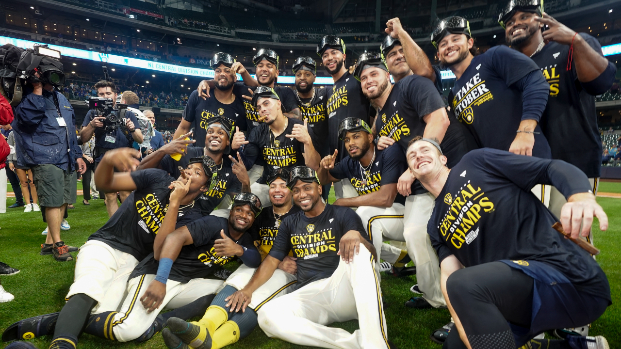Brewers clinch third NL Central title in six seasons with help
