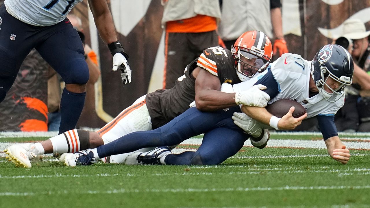 Jacksonville Jaguars linebacker Arden Key gets to Denver Broncos  quarterback Russell Wilson on Broncos' opening drive with an explosive  third-down sack