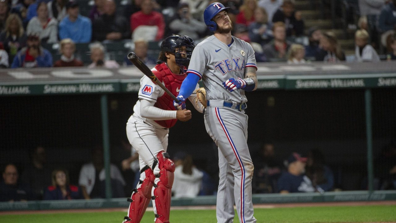 Hot-hitting Burger, Giolito lead White Sox past Royals 5-1