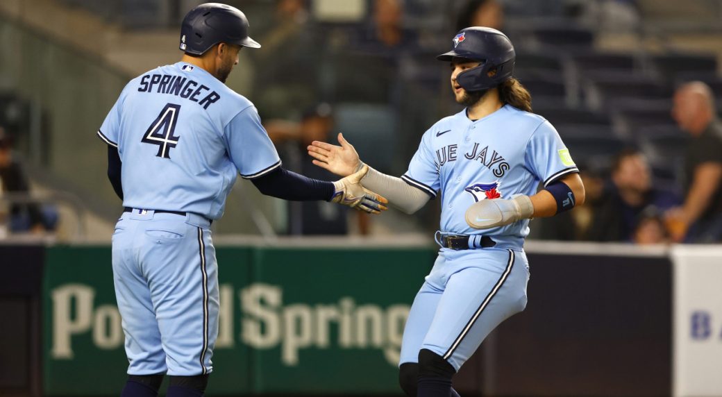 Mariners looking to make up ground in AL Wild Card Race against Blue Jays