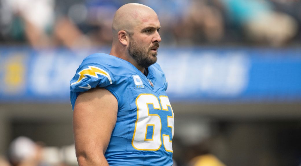 Chargers center Corey Linsley to be placed on injured reserve with