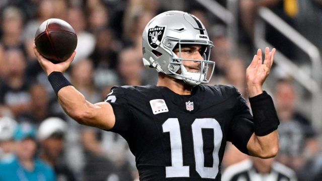 QB Jimmy Garoppolo agrees to deal with Raiders, source says