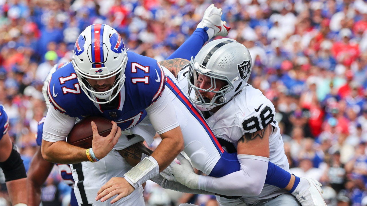 4 Observations: Bills recover with rout over Raiders