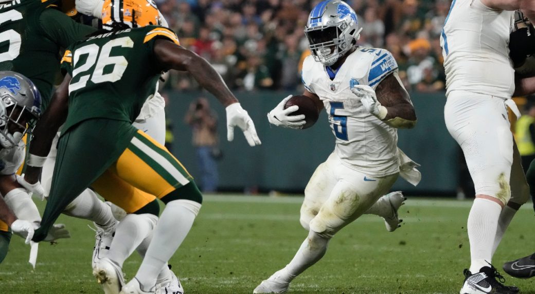 David Montgomery runs wild as Lions beat Packers 34-20 to take