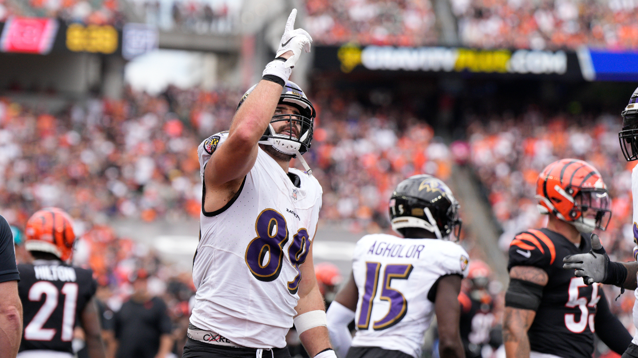 Larmar Jackson, Ravens hold off Bengals