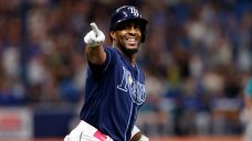 Wild Card Roundup: Blue Jays tied for second spot after Rays walk-off Mariners