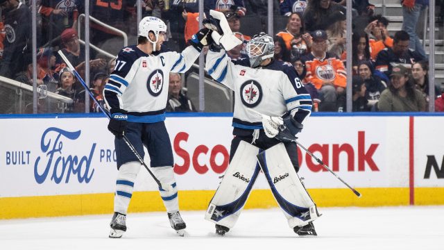 Oilers lose to Jets in pre-season opener