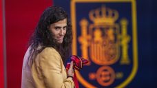 Spain&#8217;s new coach calls up World Cup  players, leaves out Hermoso to &#8216;protect her&#8217;