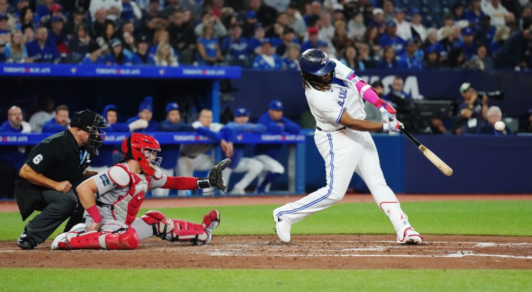 Vladimir Guerrero Jr. homers as Blue Jays edge Giants