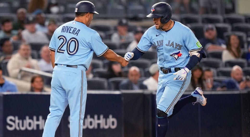 Blue Jays show they can be Bronx Bombers, slugging three homers in win