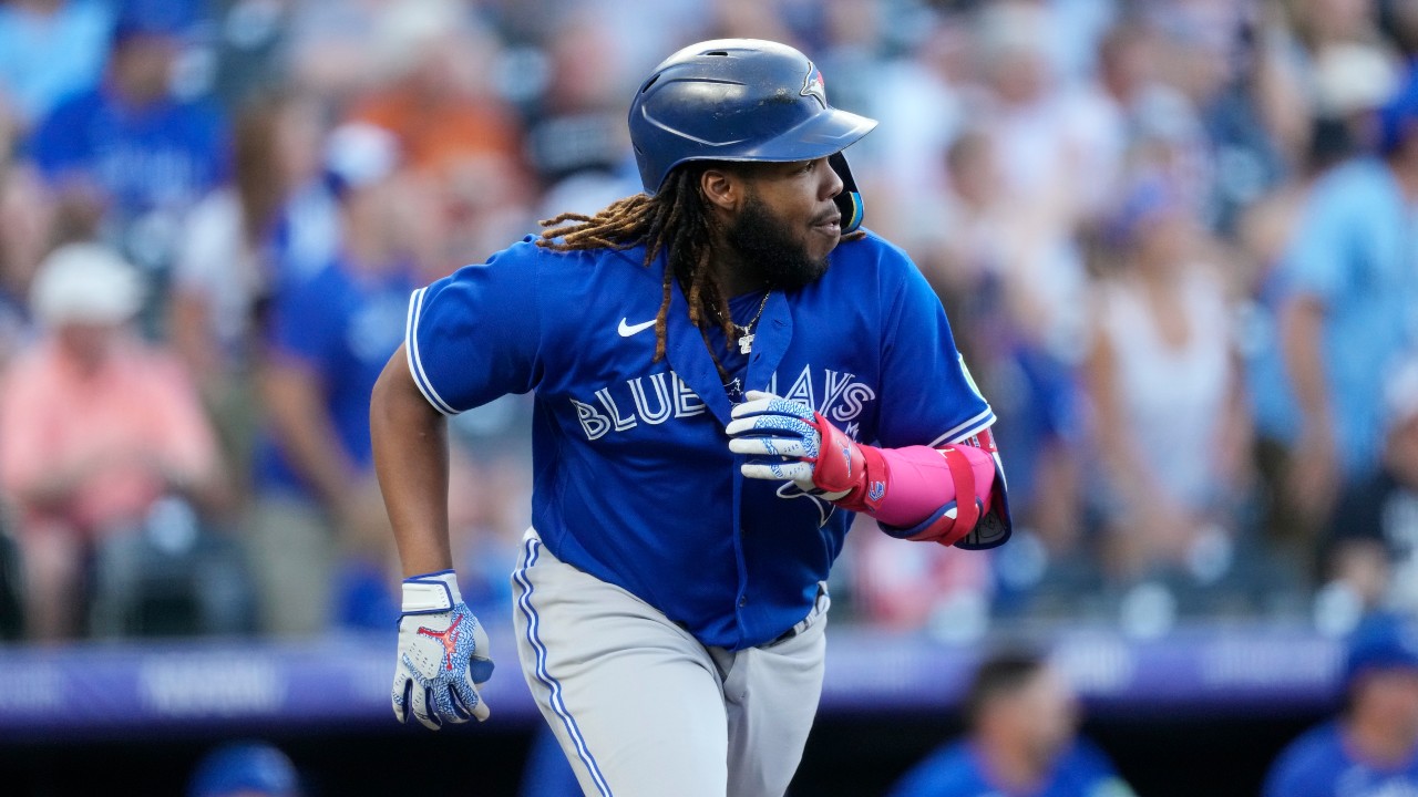 Blue Jays celebrate Canada Day by thumping Rays