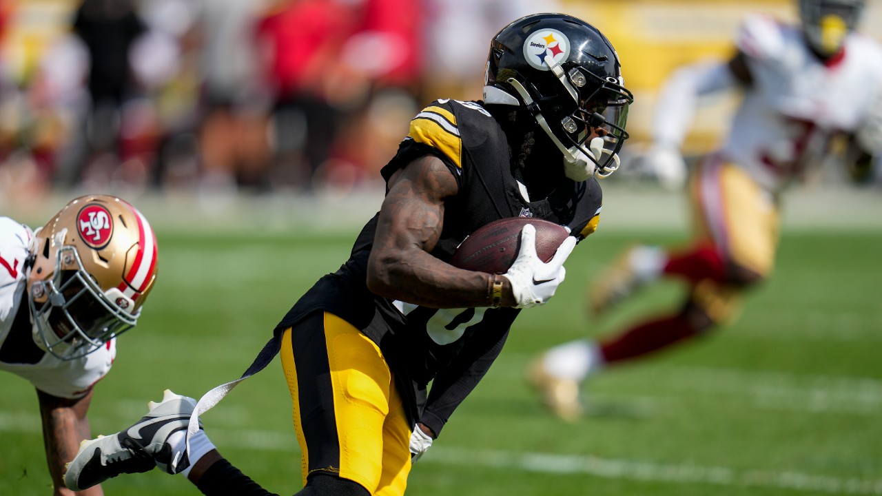 Steelers place WR Diontae Johnson, RB Anthony McFarland on IR