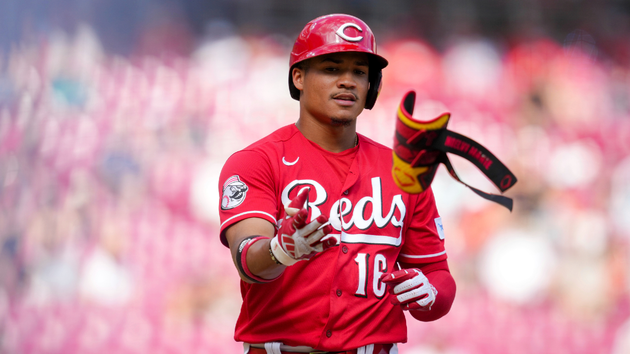 Reds’ Marte removed with facial cut after hit by teammate De La Cruz’s warmup throw