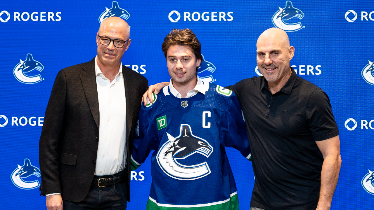 Canucks] INTRODUCING CAPTAIN QUINN! Quinn Hughes has been named the 15th  Captain in Canucks History! : r/canucks