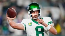 Jets QB Aaron Rodgers still focused on playing again this season