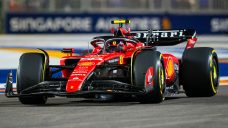 Sainz wins Singapore GP as Verstappen and Red Bull&#8217;s streaks end