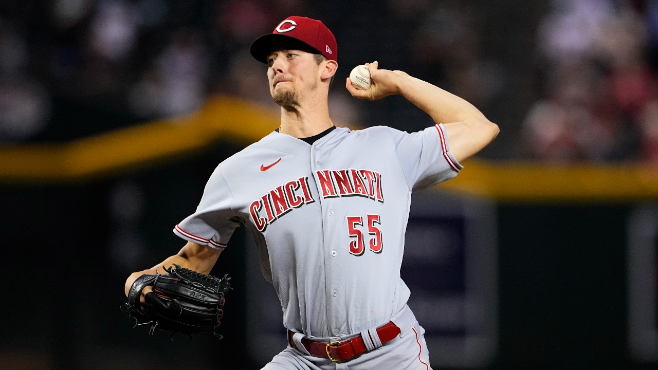 Reds' roster battles injuries, COVID-19 in win over Mariners