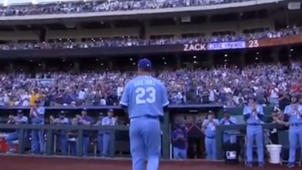 Zack Greinke gets standing ovation from Dodgers fans after getting lit up  by old team
