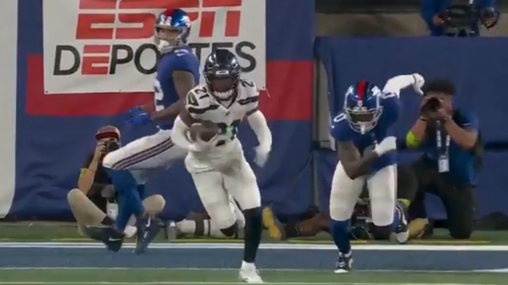 Rookie Devon Witherspoon scores on 97-yard pick six as Seahawks dominate  Giants