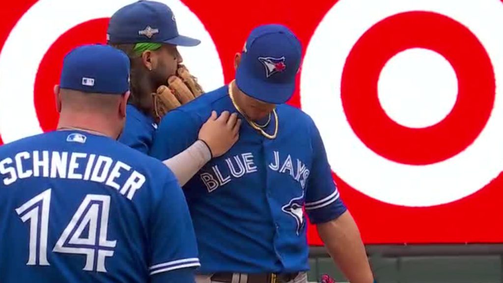 Fans outraged after Blue Jays pull Jose Berrios from Game 2 in 4th