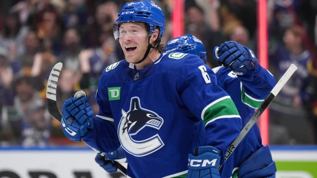 Tampa Bay Lightning welcome 300th consecutive sellout at Amalie