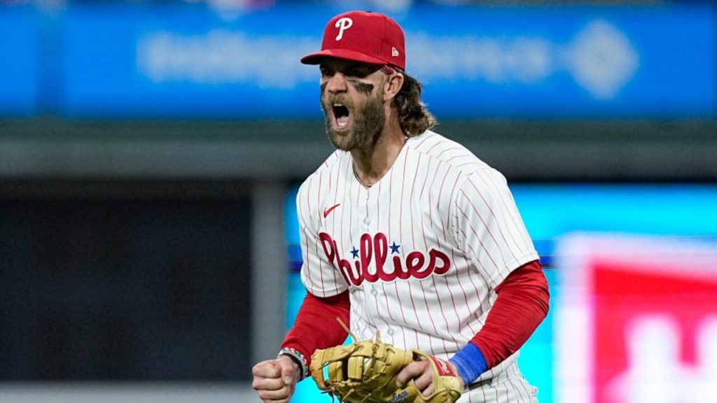 Phillies' Bryce Harper stuns Cubs with walk-off grand slam