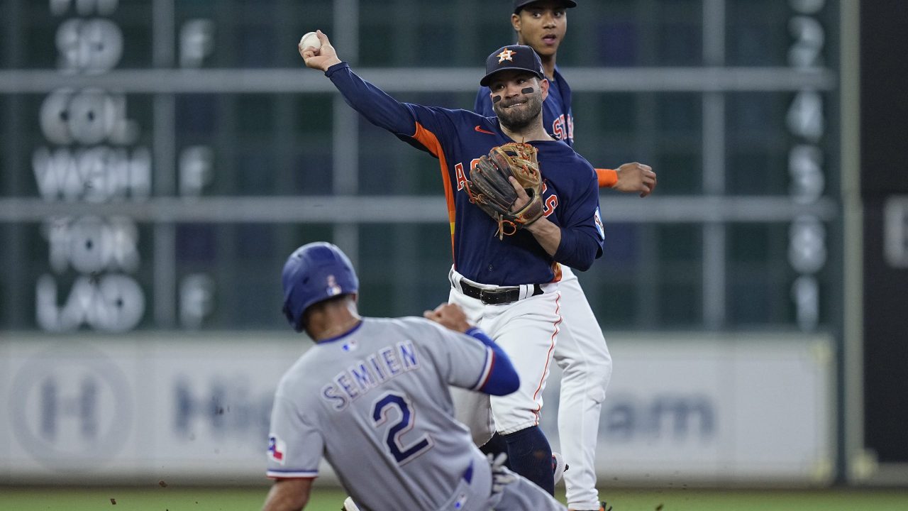 Astros fall to Yankees despite Justin Verlander's solid outing in return to  Houston staff