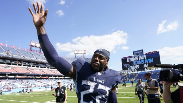 VIDEO: Titans Trick Play for Heaviest Touchdown in NFL Playoff History