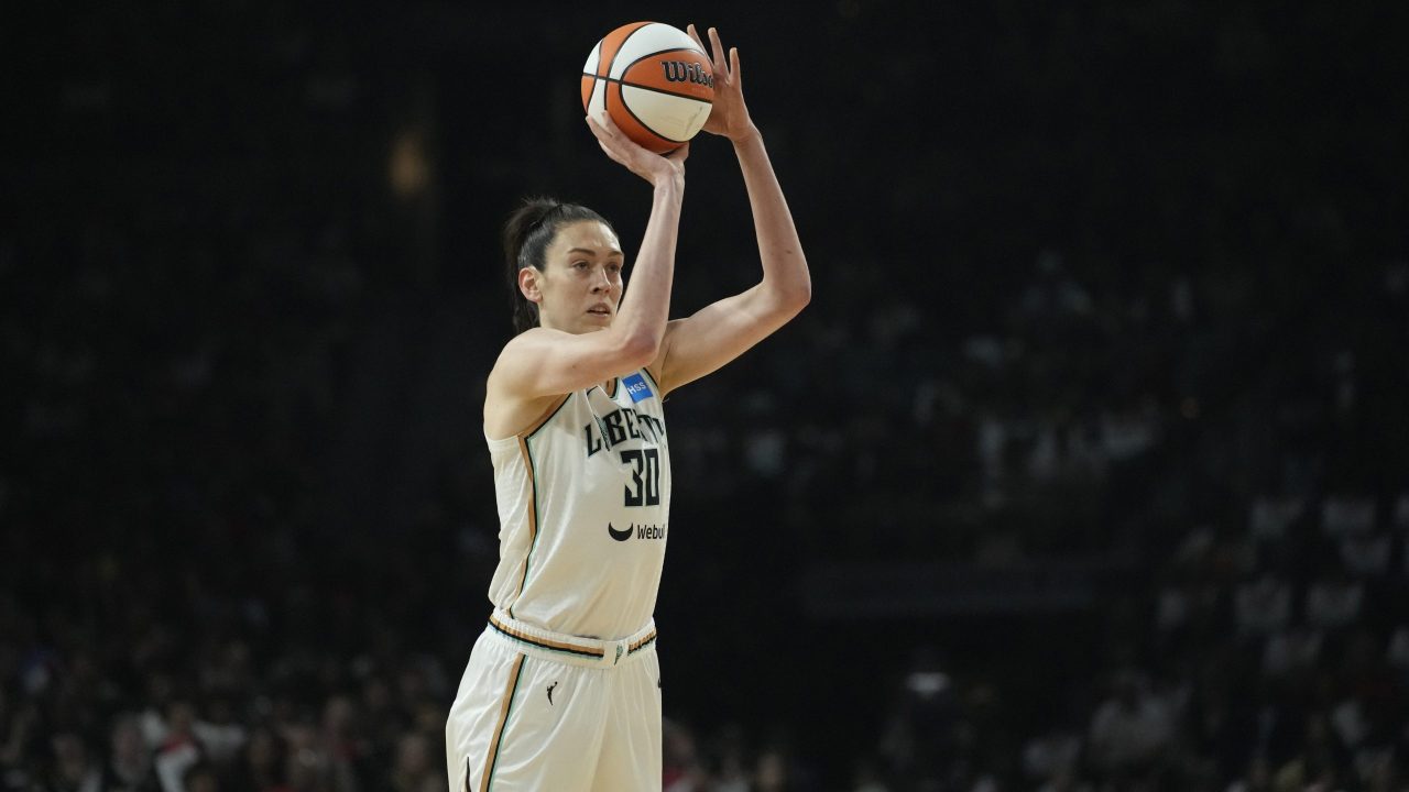 Liberty plan to put franchise tag on Breanna Stewart, hope to