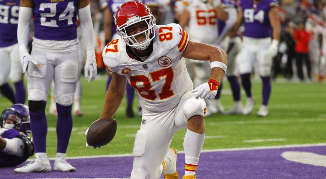 Chiefs-Chargers: Travis Kelce sets new record for tight ends