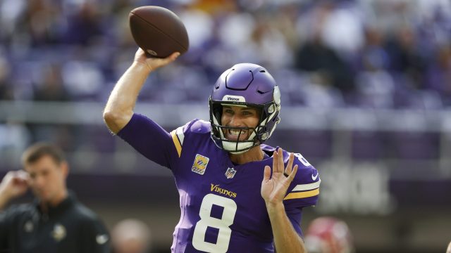 Cousins, Hicks lead way as Vikings knock out Fields, beat Bears 19