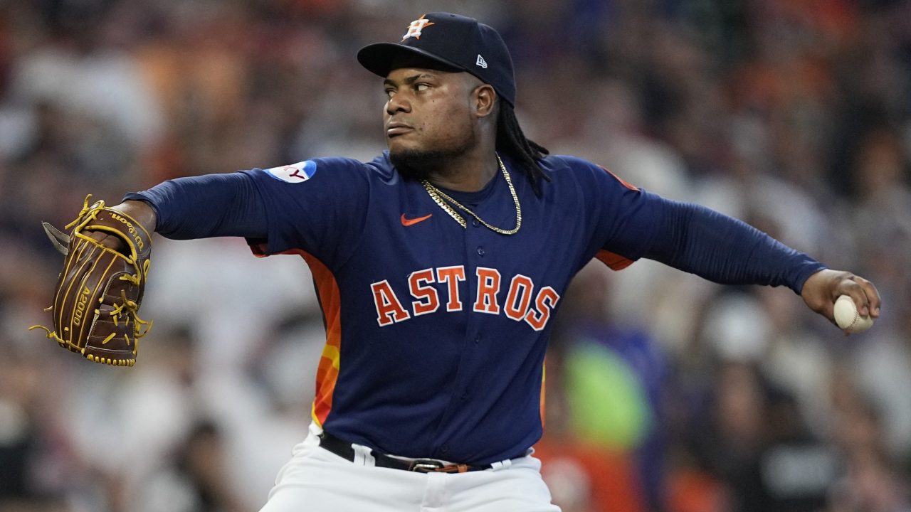 Astros rally for 12-11 win to take series over AL West-leading