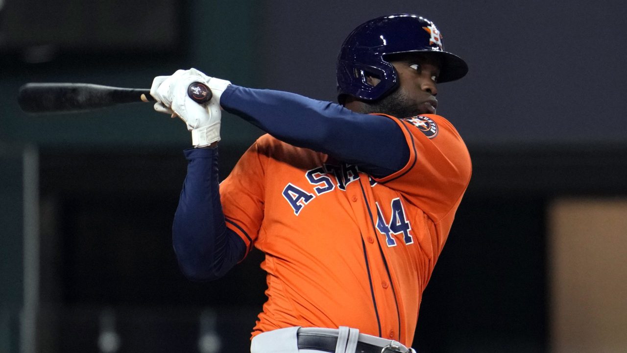 Altuve and Javier lead Astros to 8-5 win at Rangers as Houston closes to  2-1 in ALCS