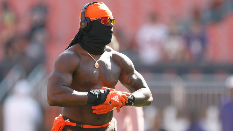 Cleveland Browns tight end David Njoku warms up before before an NFL football game against the Baltimore Ravens, Sunday, Oct. 1, 2023, in Cleveland. (Ron Schwane/AP)