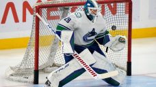 DeSmith&#8217;s stellar start has Canucks feeling &#8216;comfortable&#8217; about their goaltending