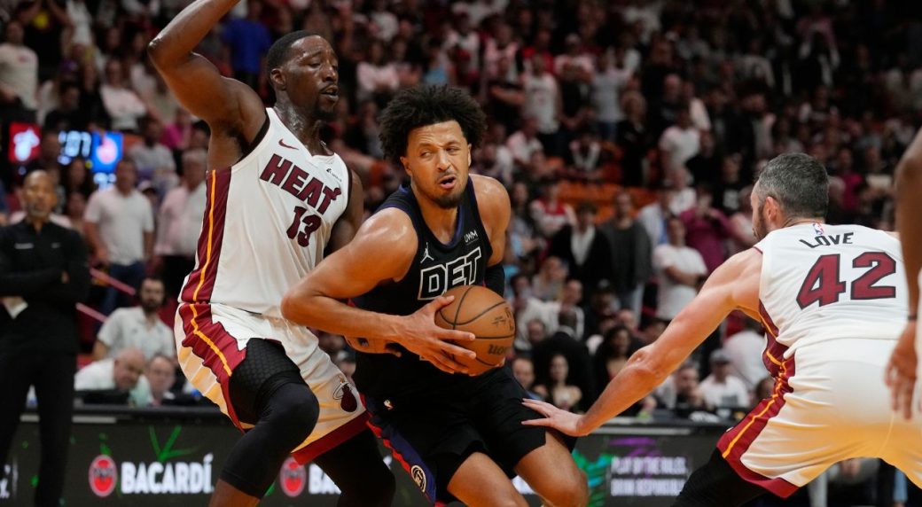 Duncan Robinson leads balanced scoring attack as Heat hold on to