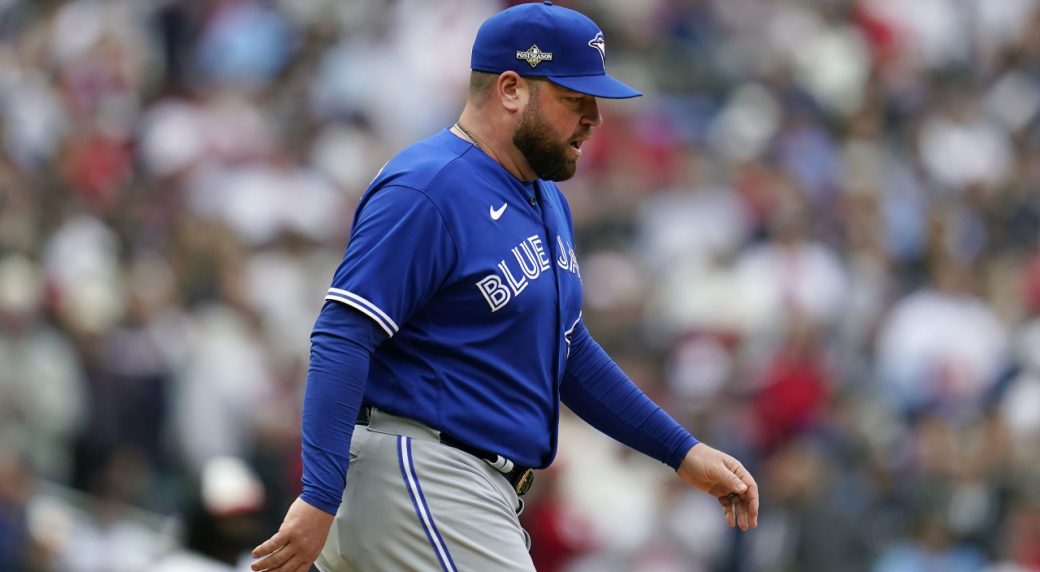 Blue Jays manager John Schneider explains decision to pull Jose