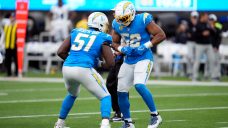 Mack&#8217;s six sacks, Herbert&#8217;s three TDs lead Chargers over Raiders