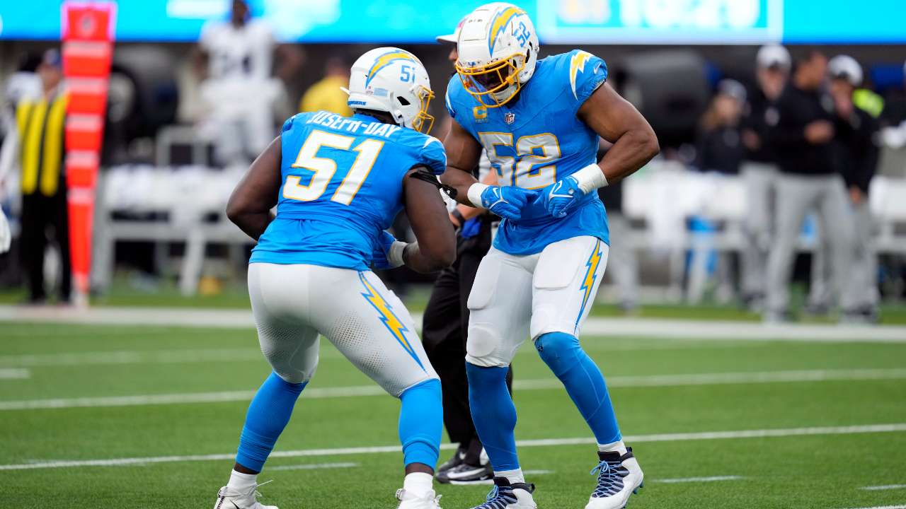 Mack's six sacks, Herbert's three TDs lead Chargers over Raiders