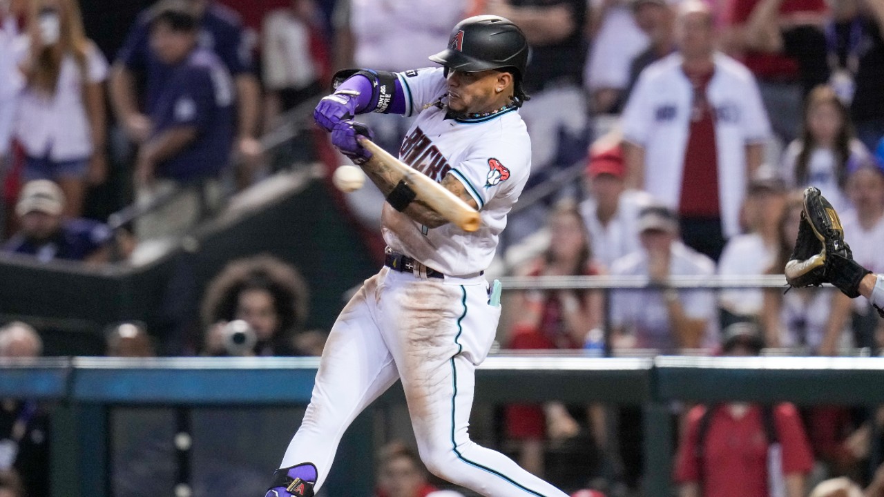 TOO CLUTCH! Gabriel Moreno hits a go-ahead single for the D-backs