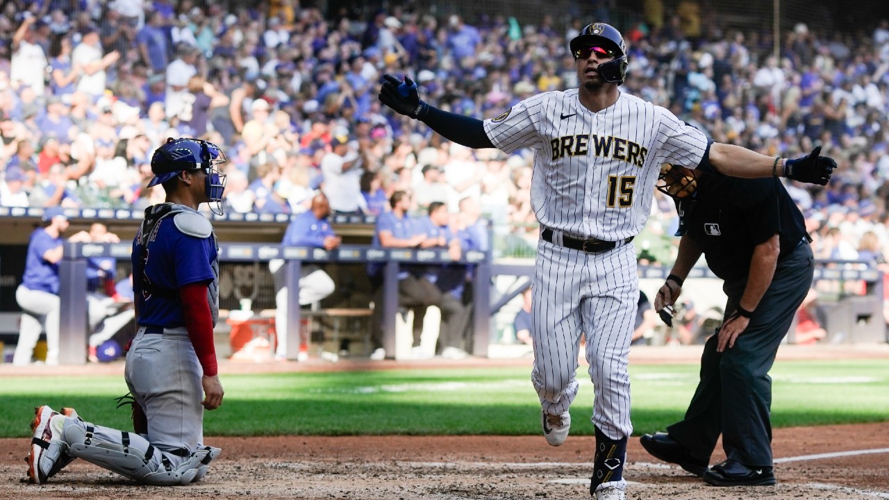 Cubs continue their playoff push, rally to beat the Giants