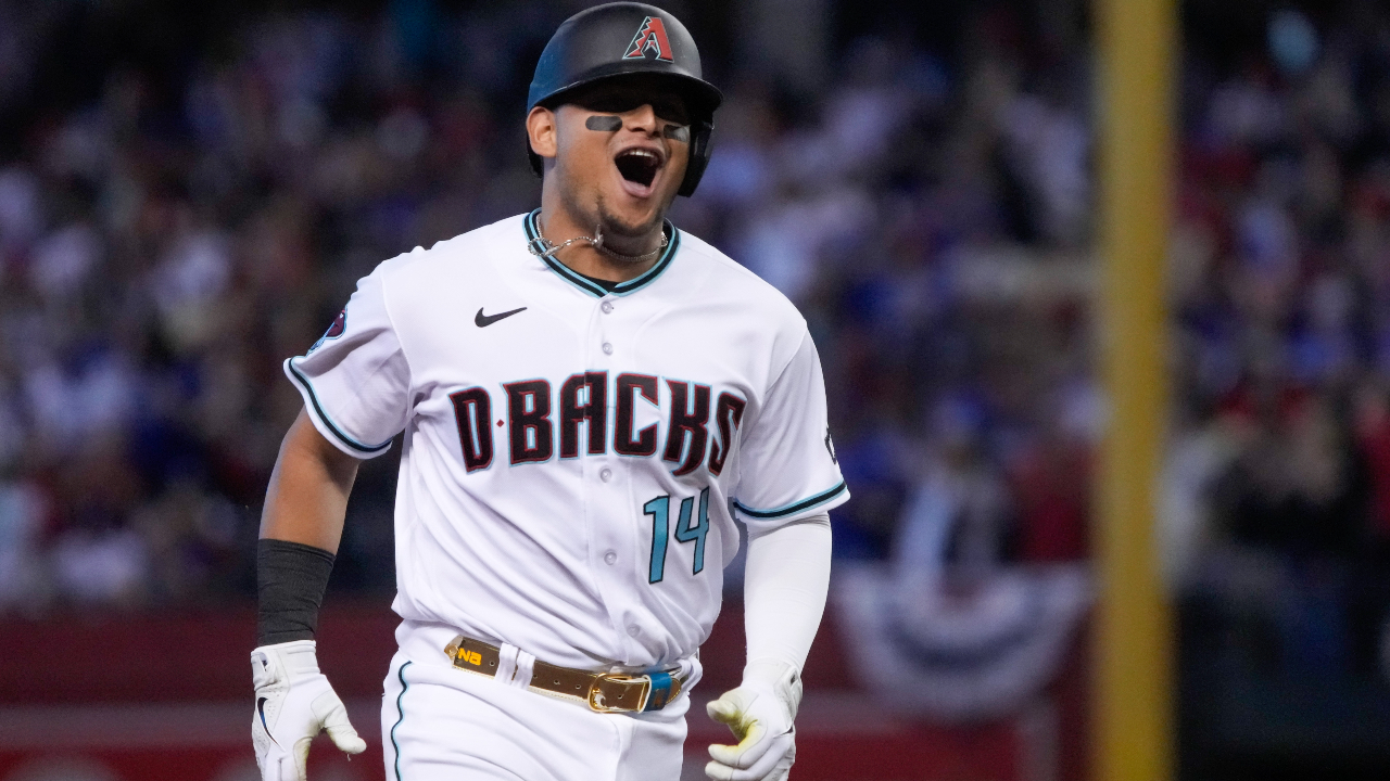 Diamondbacks 1st team to homer 4 times in postseason inning with