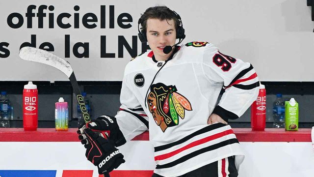 Blackhawks' Hall makes quick recovery from shoulder injury