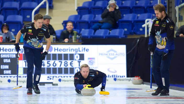 Niklas Edin (centre) delivers a rock during the fifth draw of the HearingLife Tour Challenge on Wednesday, Oct. 18, 2023, in Niagara Falls, Ont. (Anil Mungal/GSOC)