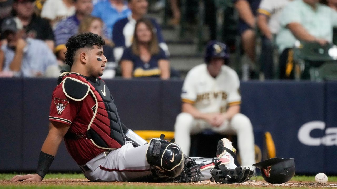 What happened to Gabriel Moreno? Diamondbacks catcher replaced