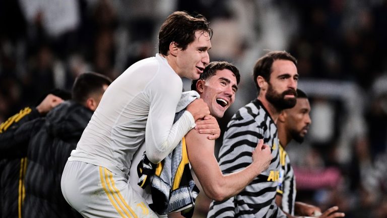 Juventus Dusan Vlahovic and Federico Chiesa celebrate at the end of the Serie A soccer match between Juventus and Hellas Verona at Allianz Stadium, Turin, Italy, Saturday Oct. 28, 2023. (Marco Alpozzi/LaPresse via AP)