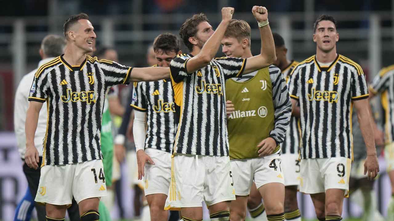 AC Milan 3-0 Monza: Hosts claim easy win to keep Internazionale and  Juventus in sights in Serie A - Eurosport