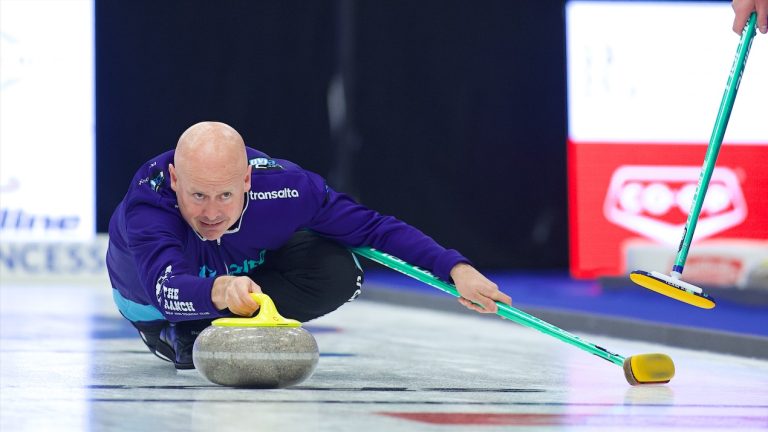 Kevin Koe delivers a rock during the second draw of the HearingLife Tour Challenge on Tuesday, Oct. 17, 2023, in Niagara Falls, Ont. (Anil Mungal/GSOC)