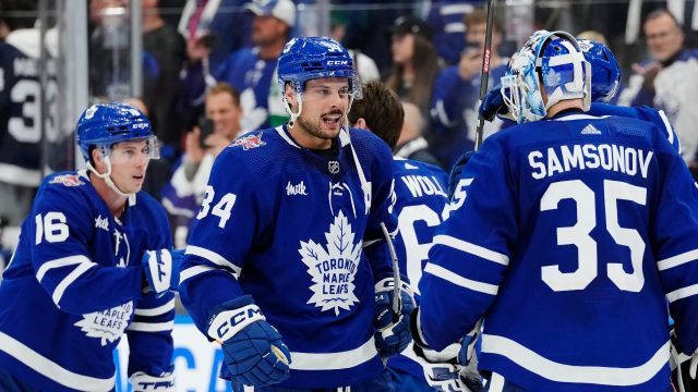 SIMMONS: Maple Leafs win ugly on opening night