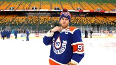 Heritage Classic Notebook: Oilers&#8217; McDavid makes his return